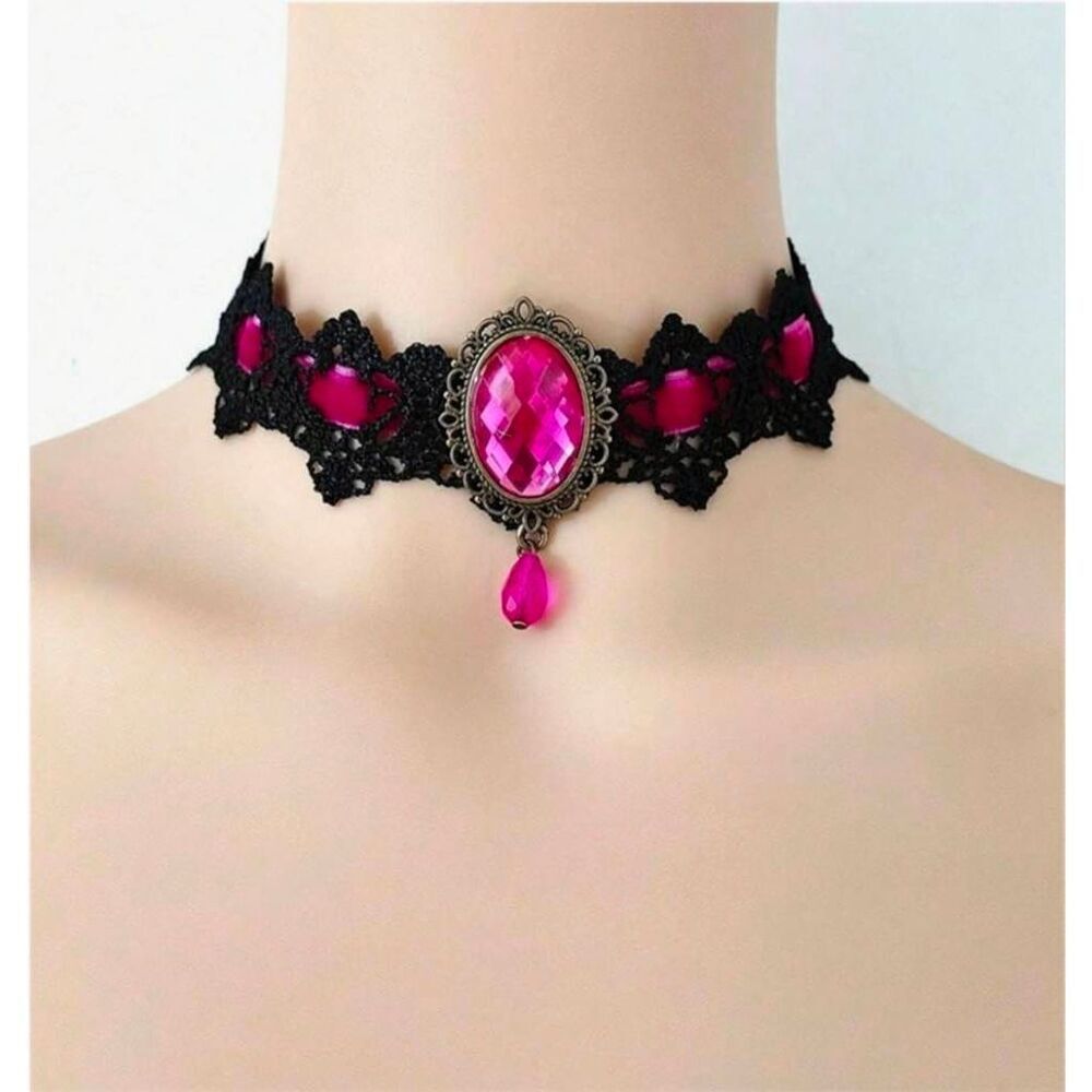 Gothic Lace Choker - Picture 3 of 3